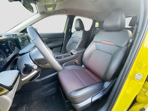 New 2025 Nissan Kicks SR image 20