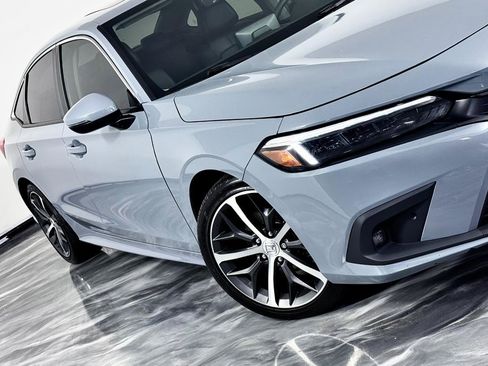 Used 2023 Honda Civic Touring image 4
