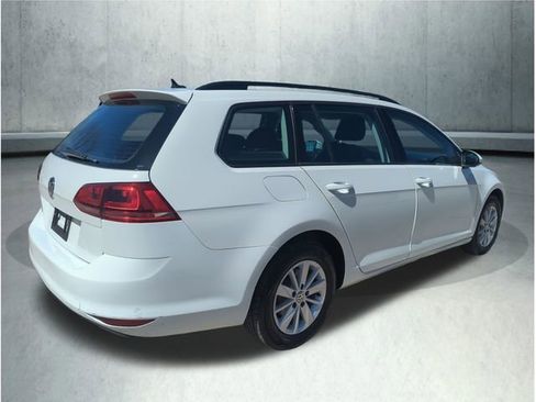 Used 2016 Volkswagen Golf S FWD image 6