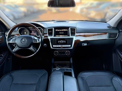 Used 2015 Mercedes-Benz GL 550 4MATIC image 18