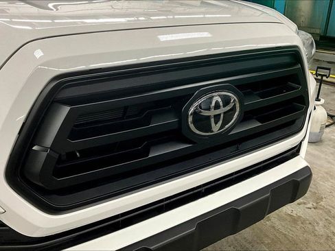 Used 2023 Toyota Tacoma SR AWD/4WD image 33