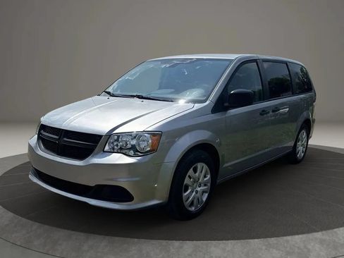 Used 2019 Dodge Grand Caravan SE FWD image 1