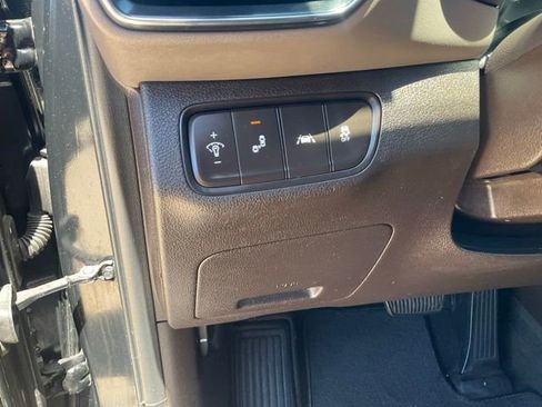 Used 2019 Hyundai Santa Fe SEL FWD image 8
