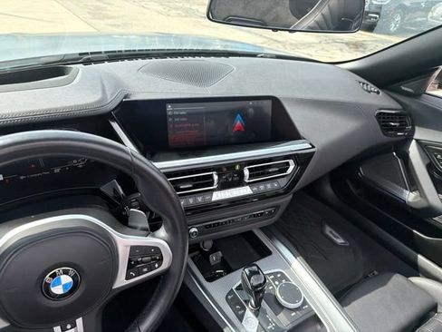 Used 2022 BMW Z4 M40i w/ Premium Package RWD image 9