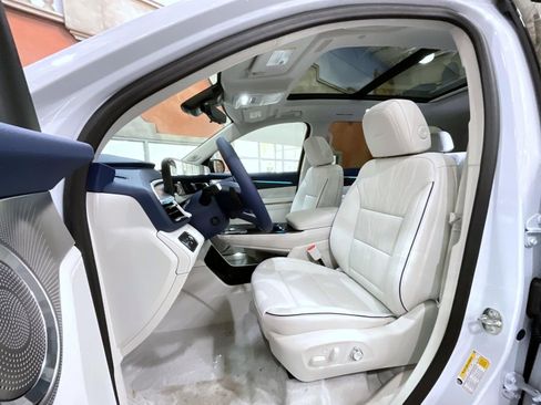 New 2026 Buick Enclave Avenir w/ Super Cruise Package AWD/4WD image 10
