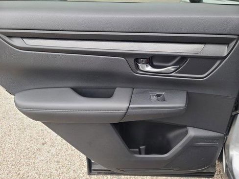 Used 2025 Honda CR-V LX image 13