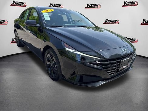 Used 2023 Hyundai Elantra SEL FWD image 3
