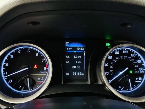 Used 2021 Toyota Camry LE image 19