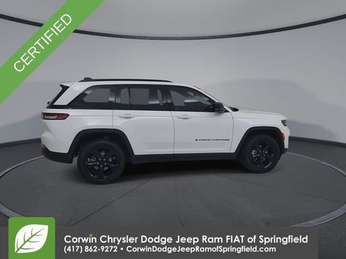 Used 2024 Jeep Grand Cherokee Limited w/ Luxury Tech Group II AWD/4WD image 15