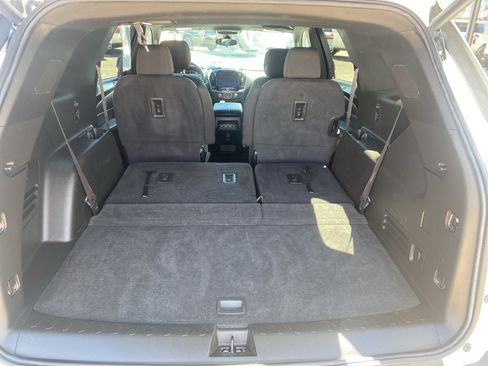 Used 2023 Chevrolet Traverse LT AWD/4WD image 7