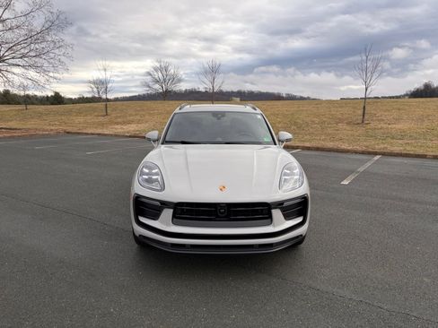 Certified 2026 Porsche Macan AWD/4WD image 10
