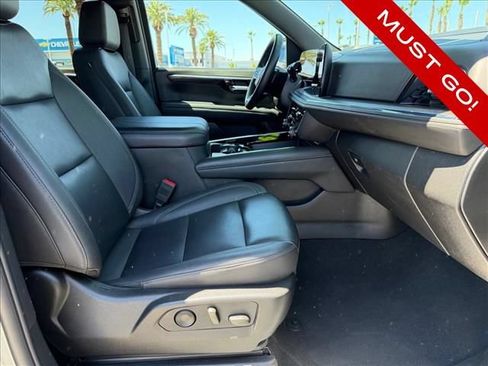 Certified 2025 Chevrolet Suburban LT AWD/4WD image 12