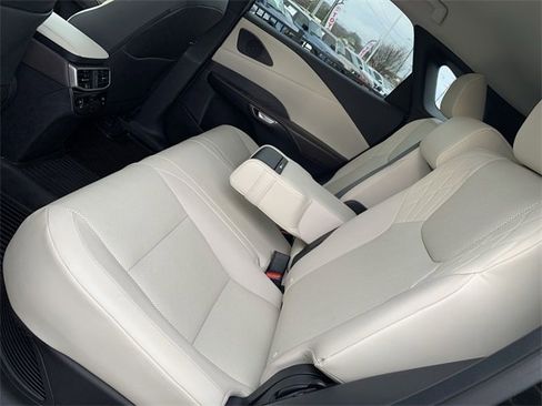 Used 2023 Lexus RX 350h image 10