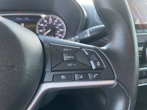 Used 2023 Nissan Sentra SV image 24