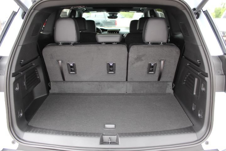 New 2026 GMC Acadia AT4 w/ Luxury Package AWD/4WD image 12