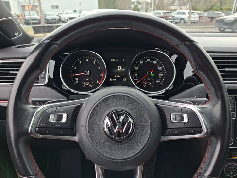 Used 2017 Volkswagen Jetta GLI image 21