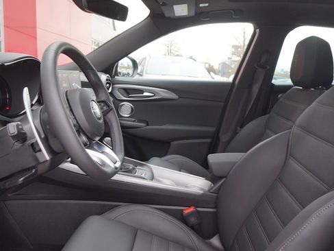 New 2024 Alfa Romeo Tonale Veloce image 16