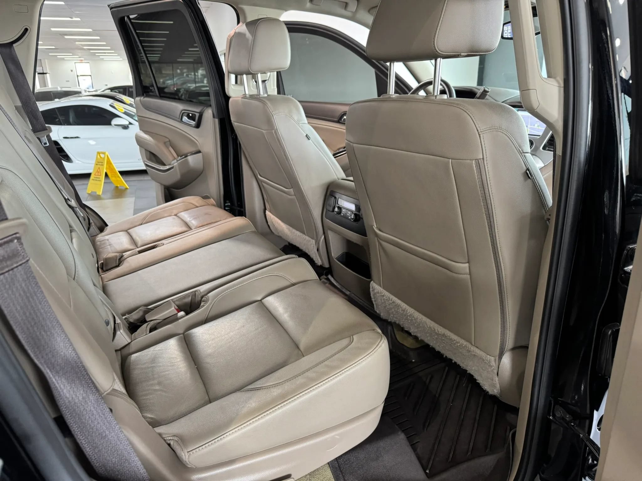 Used 2017 GMC Yukon SLT AWD/4WD image 17