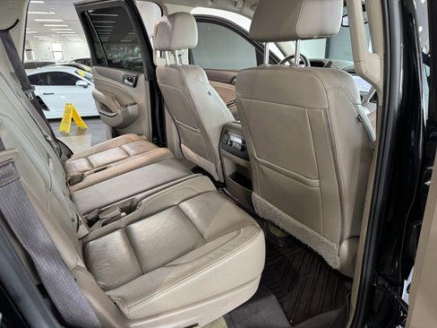 Used 2017 GMC Yukon SLT image 17
