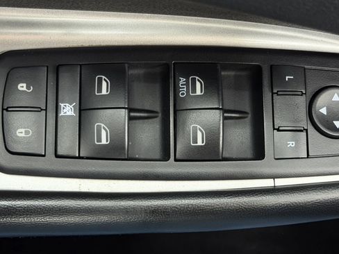 Used 2015 Dodge Journey SXT w/ Flexible Seating Group image 21