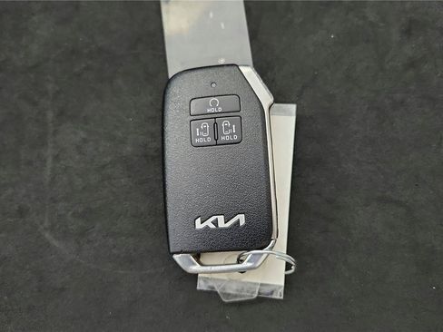 Used 2022 Kia Carnival SX Prestige FWD image 21