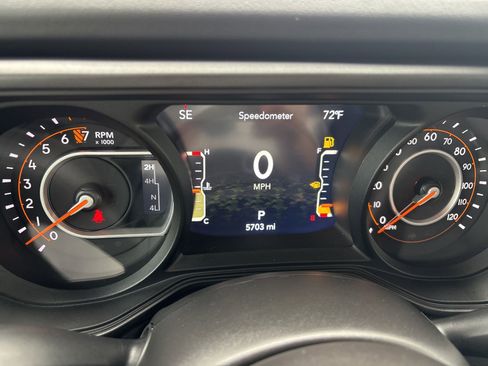 Used 2025 Jeep Gladiator Sport image 28