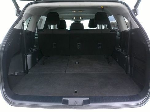 Used 2023 Toyota Highlander LE image 26