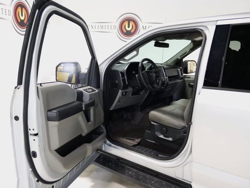 Used 2018 Ford F150 XLT image 33