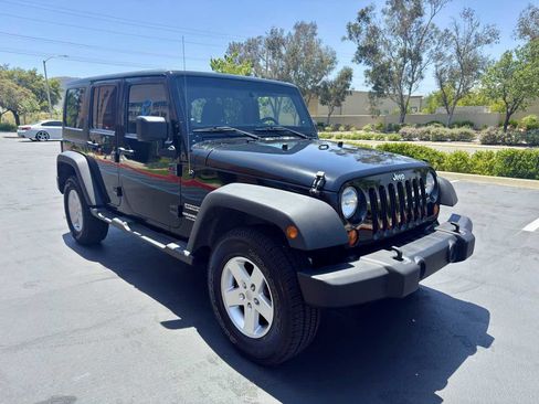 Used 2013 Jeep Wrangler Unlimited Sport image 6