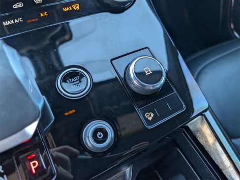 Used 2023 Land Rover Range Rover Sport SE Dynamic image 31