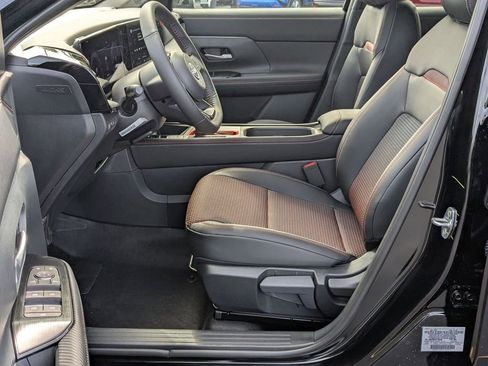 New 2026 Nissan Kicks SR w/ Cold Weather Package image 10