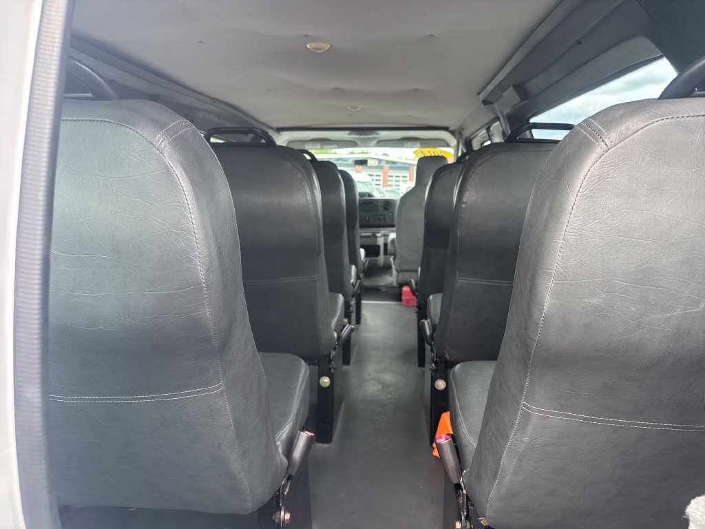 Used 2014 Ford E-250 and Econoline 250 Extended w/ Power Group RWD image 24