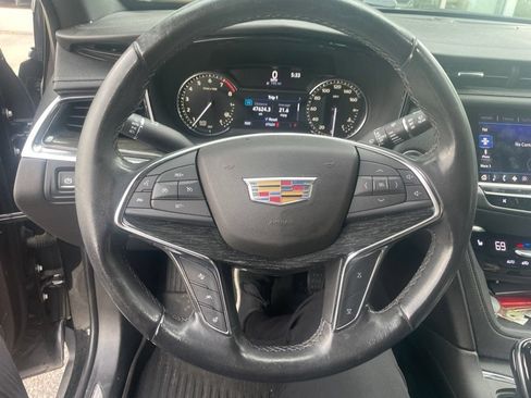 Used 2020 Cadillac XT5 Premium Luxury FWD image 5