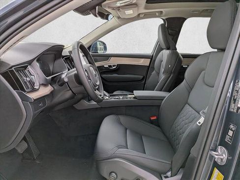 New 2026 Volvo XC90 B5 Core image 4