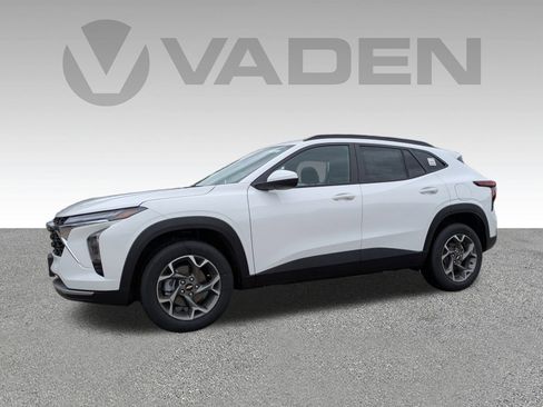 New 2026 Chevrolet Trax LT image 2