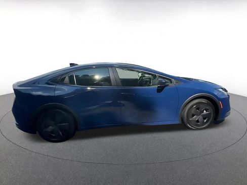 Used 2025 Toyota Prius LE FWD image 15