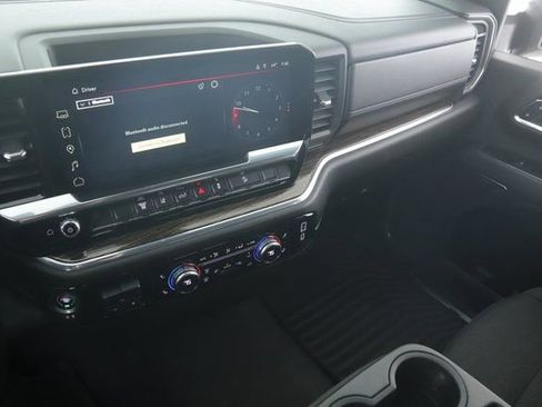 Used 2024 GMC Sierra 2500 SLE w/ SLE Value Package; image 26