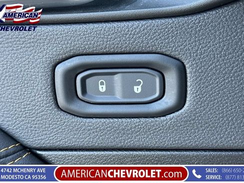 Used 2024 Jeep Wrangler Unlimited Sahara AWD/4WD image 12