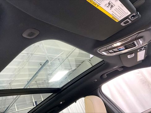 Used 2023 Jeep Grand Cherokee 4WD 4xe w/ Luxury Tech Group II image 22