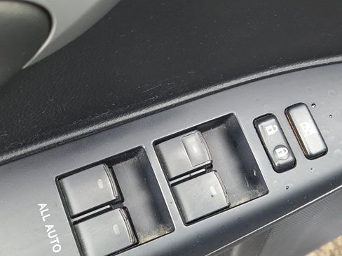 Used 2012 Lexus CT 200h Premium FWD image 30