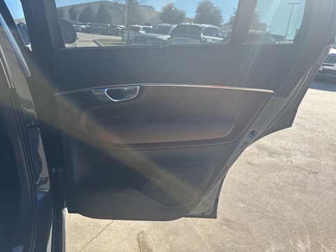 Certified 2023 Volvo XC90 B6 Ultimate w/ Protection Package Premier image 14