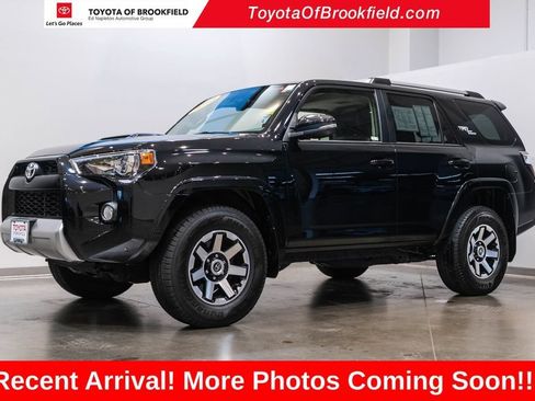 Used 2018 Toyota 4Runner TRD Off-Road Premium AWD/4WD image 2