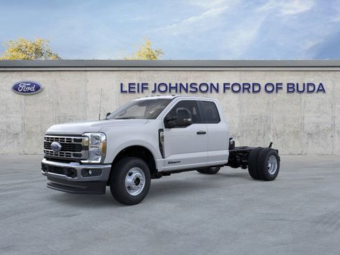 New 2025 Ford F350 XL w/ XL Chrome Package image 44
