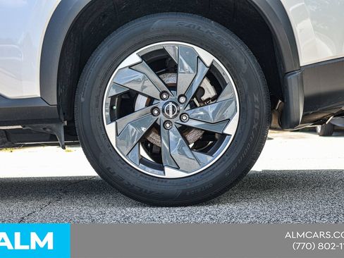 Used 2024 Nissan Rogue SV FWD image 16