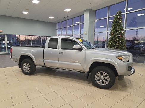 Used 2019 Toyota Tacoma SR5 image 5