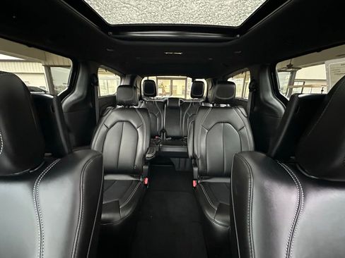 Used 2024 Chrysler Pacifica Touring-L w/ Uconnect Theater Family Group image 15