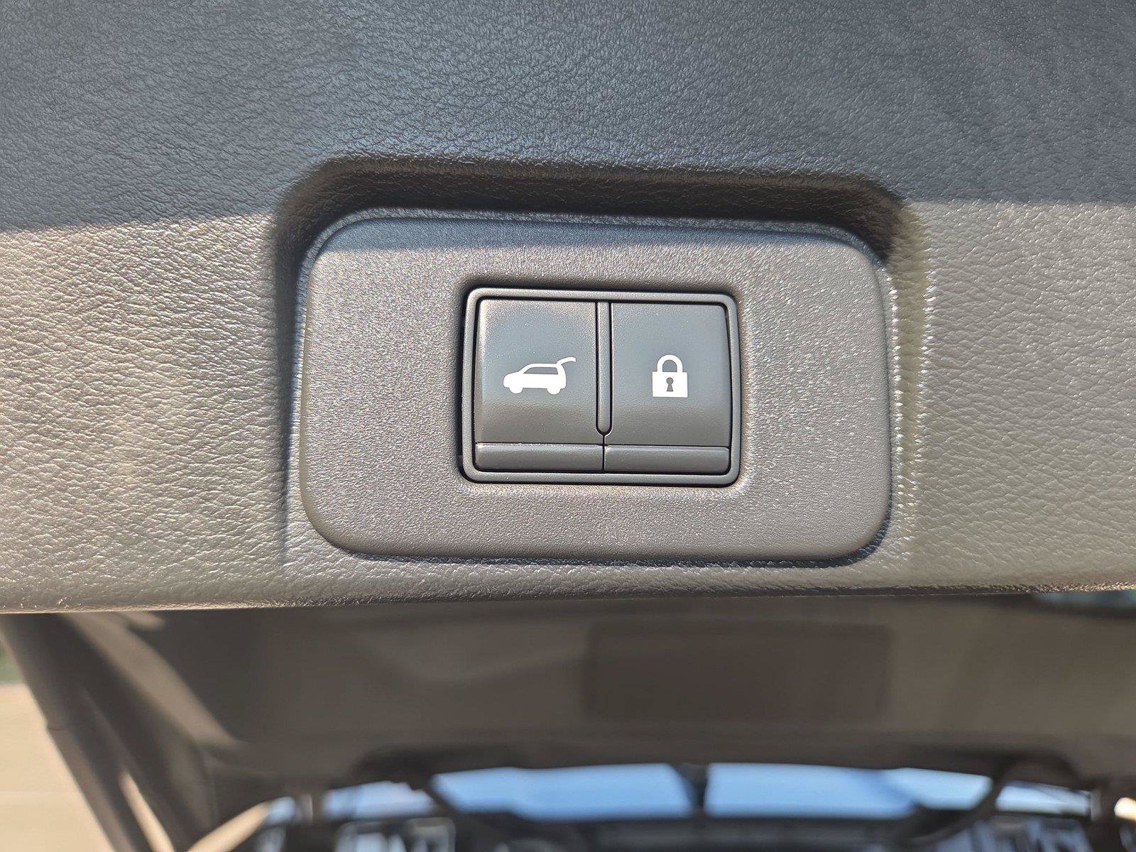 Used 2021 Nissan Rogue Platinum FWD image 32