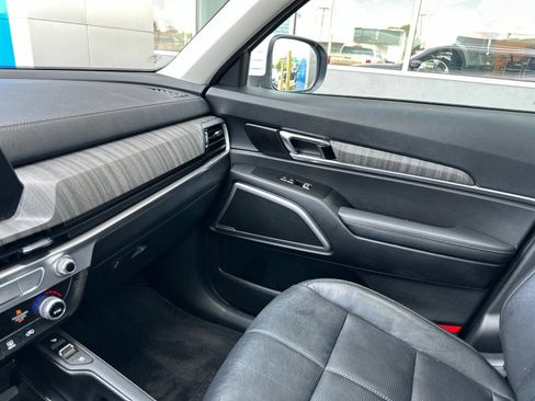 Used 2024 Kia Telluride EX w/ EX Captain's Chair Package AWD/4WD image 42