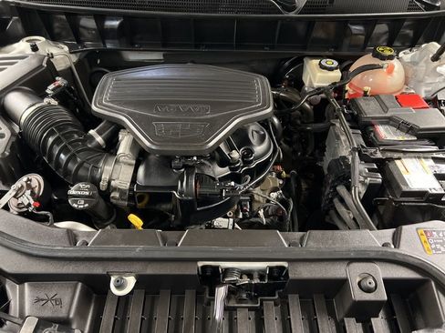 Used 2017 Cadillac XT5 Luxury w/ Driver Awareness Package AWD/4WD image 37