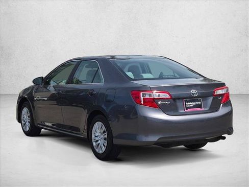 Used 2014 Toyota Camry LE FWD image 8